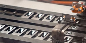 Úloha kovových komponentov v zariadeniach na podávanie liekov