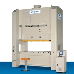 Spoločnosť Clamason sa priblížila k predstaveniu nového lisu GTX 400